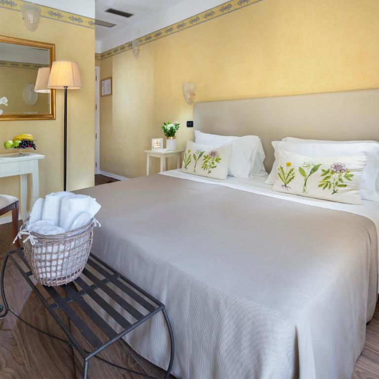 Hotel Apollo - Superior Double or Twin Room - 14
