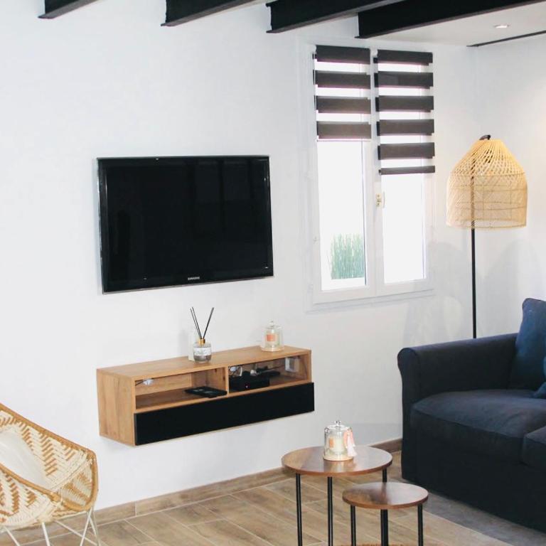 Duplex atypique rénové en plein centre du village - Appartement en Duplex - 10