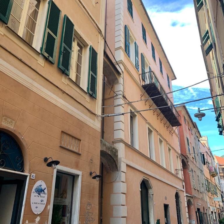 Finale ligure - Dimora storica in centro a 50 m dal mare - Appartamento con 2 Camere da Letto - 22