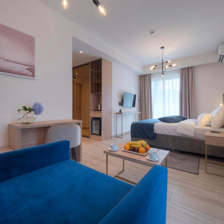 Hotel Idila Budva - Deluks Dvokrevetna Soba sa Bračnim Krevetom - 9