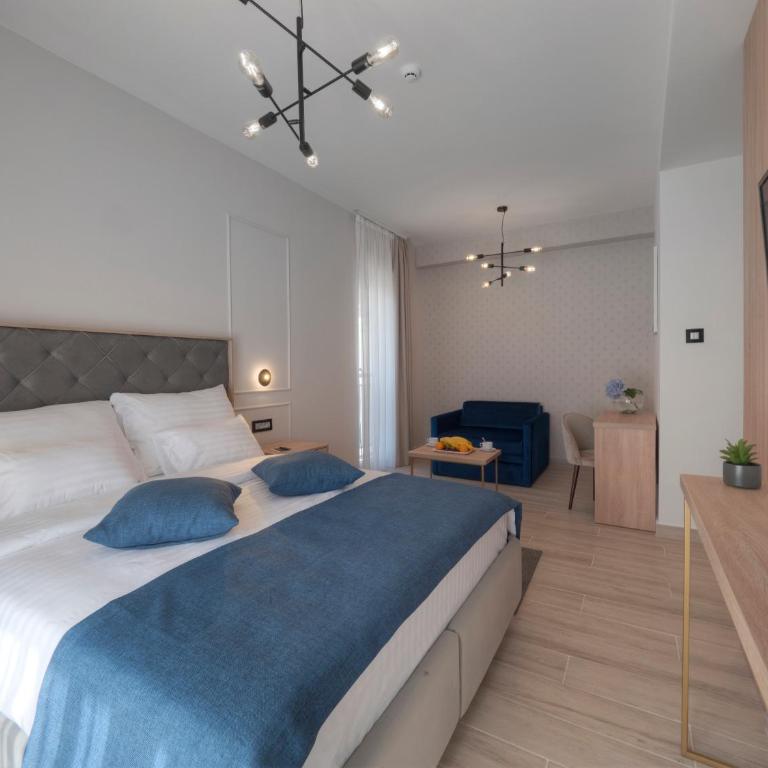 Hotel Idila Budva - Deluks Dvokrevetna Soba sa Bračnim Krevetom - 4