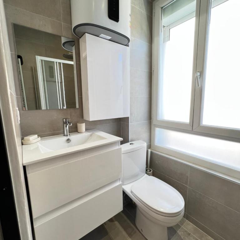 LOENA CANNES CENTRE - 2 pièces rénové - 4 personnes - proche croisette palais festival plage - internet gratuit - climatisation - non fumeur - Apartment mit 1 Schlafzimmer - 26
