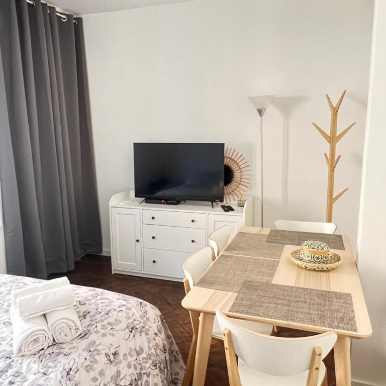 LOENA CANNES CENTRE - 2 pièces rénové - 4 personnes - proche croisette palais festival plage - internet gratuit - climatisation - non fumeur - Apartment mit 1 Schlafzimmer - 17