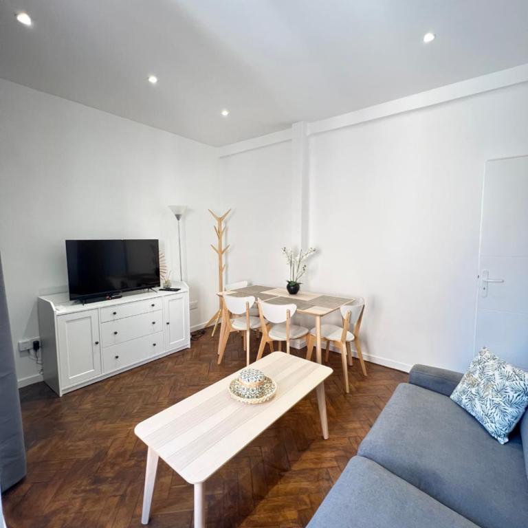 LOENA CANNES CENTRE - 2 pièces rénové - 4 personnes - proche croisette palais festival plage - internet gratuit - climatisation - non fumeur - Apartment mit 1 Schlafzimmer - 10