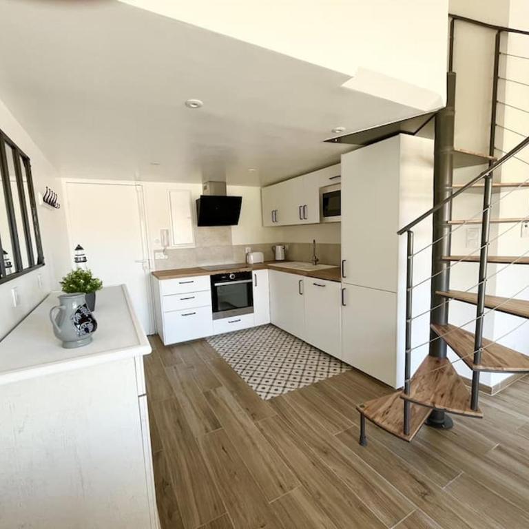 Duplex Centre Ville - 50m de la Plage - Clim - Garage - Netflix - Maisonette-Apartment - 44