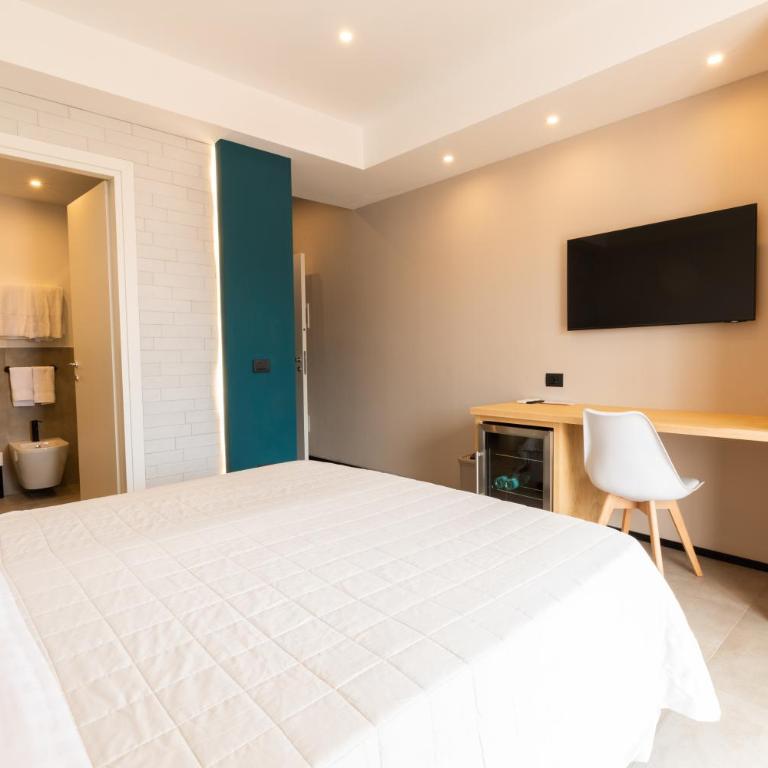 Antares Rooms and Suites - Camera Matrimoniale Deluxe con Balcone - 2