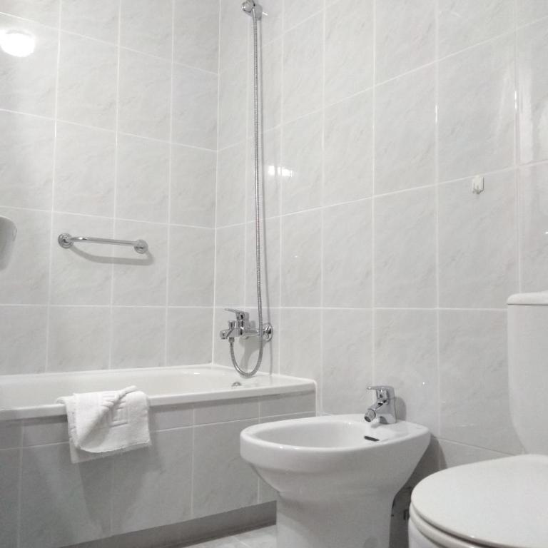 Pensión Capital de Galicia - Double Room with Private Bathroom - 3