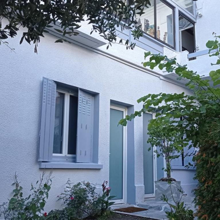 Studio indépendant, avec piscine et jardin, direct gare aéroport, 1 lit pour 2 personnes Direct Gare Aéroport - One-Bedroom Apartment - 4