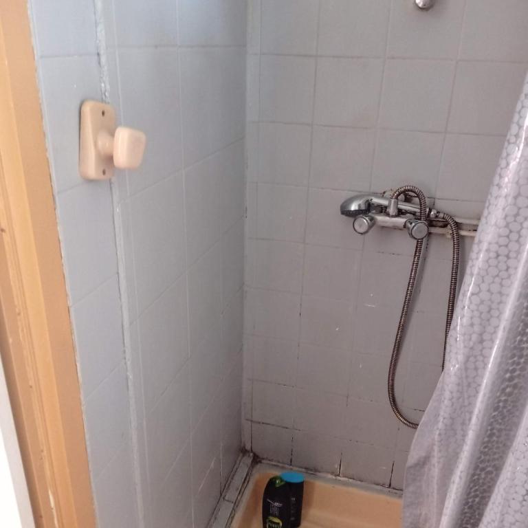 Studio indépendant, avec piscine et jardin, direct gare aéroport, 1 lit pour 2 personnes Direct Gare Aéroport - One-Bedroom Apartment - 14
