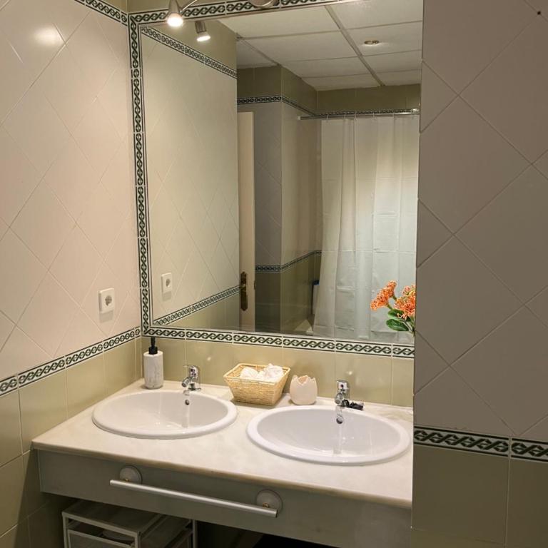 VERY NICE APARTAMENT. CITY CENTER. PRIVATE PARKING - Apartamento de 1 dormitorio - 20