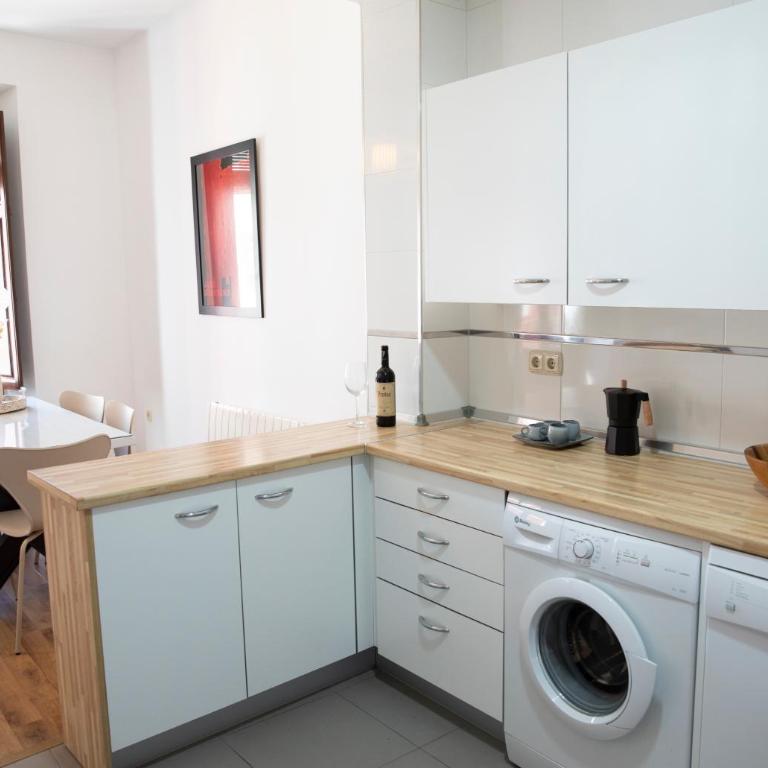 Apartamento Lomeña - Two-Bedroom Apartment - 11