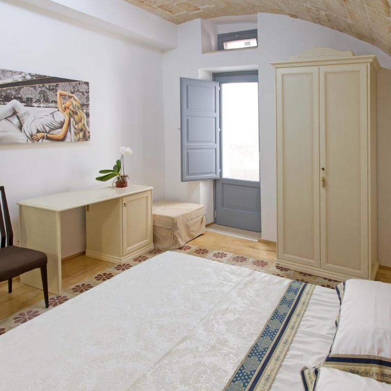 Don Pedro di Toledo - Camera Matrimoniale con Bagno Privato - 2