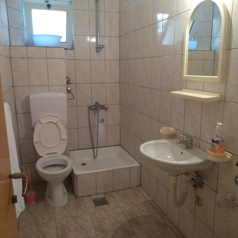 Vito Apartments Sutomore - Četvorokrevetna Soba sa Balkonom - 5