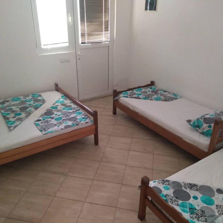 Vito Apartments Sutomore - Četvorokrevetna Soba sa Pogledom na More - 8