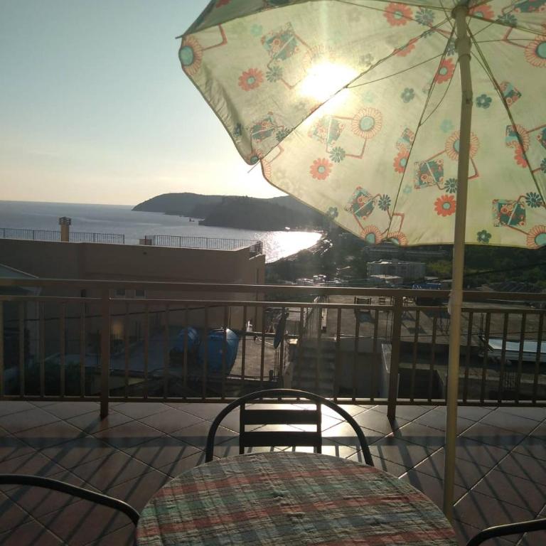 Vito Apartments Sutomore - Trokrevetna Soba sa Pogledom na More - 1