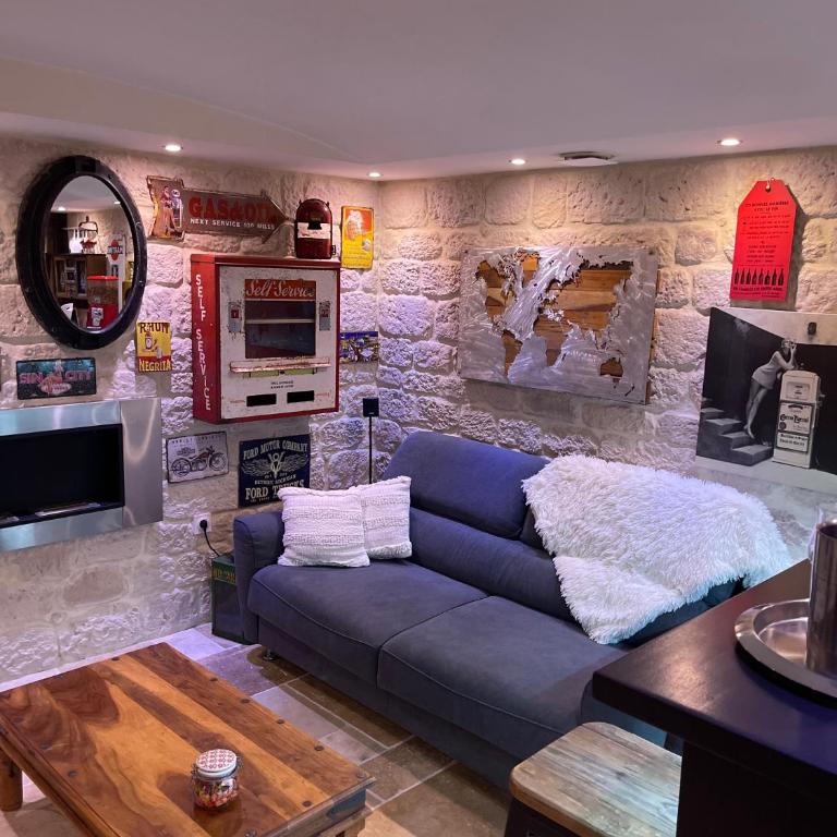 SUITE 785 Chambre Jacuzzi Sauna - Chambre Lit King-Size avec Baignoire Spa - 27