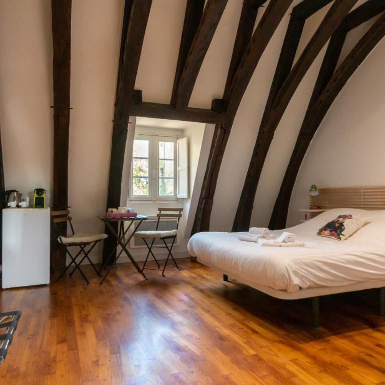 Les Chambres du "Coup de Coeur de Sarlat" - Chambre Double Confort avec Douche - 6