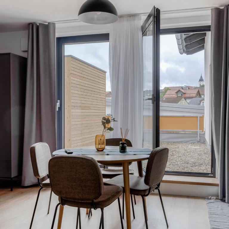 Limehome Bodenmais Bahnhofstraße - Suite mit Schlafsofa und Terrasse - 7