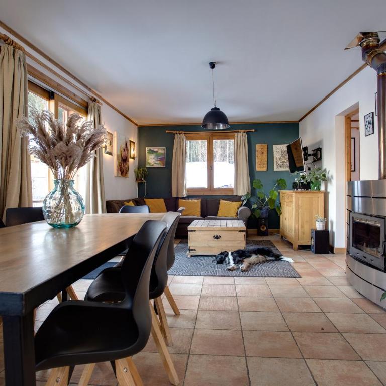 Chamonix Large Chalet, Sleeps 12, 200m2, 5 Bedroom, 4 Bathroom, Garden, Jacuzzi, Sauna - Chalet - 15