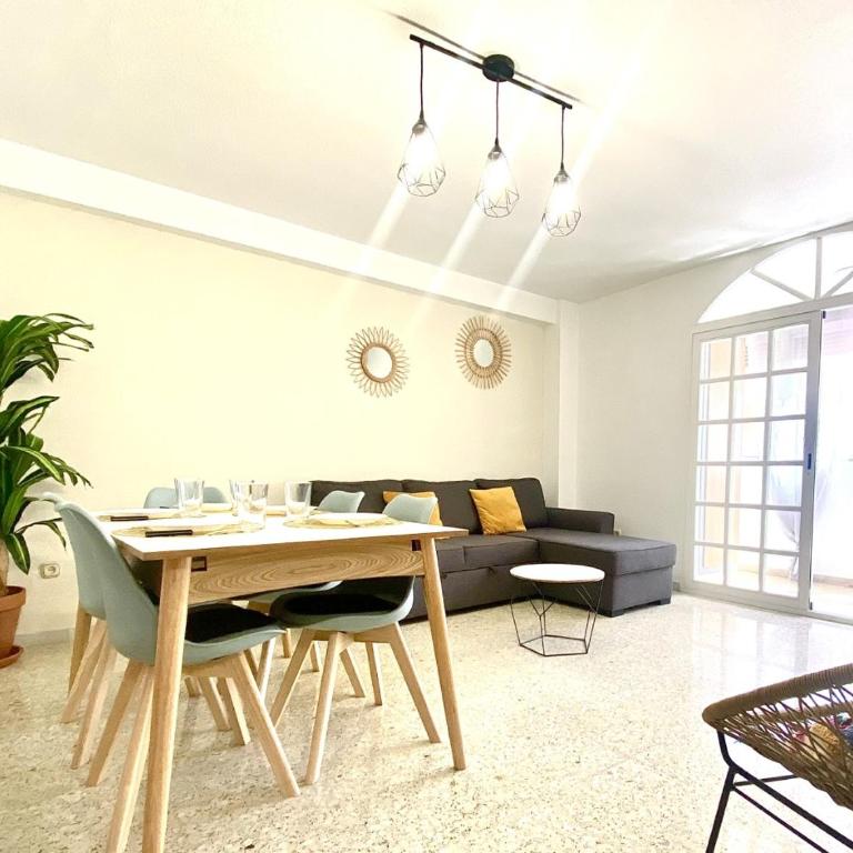 TrendyHomes El Puerto de Almería, próximo Playa y Centro,3 HAB, Espacioso, Familias, Wifi - Apartamento de 3 dormitorios - 3