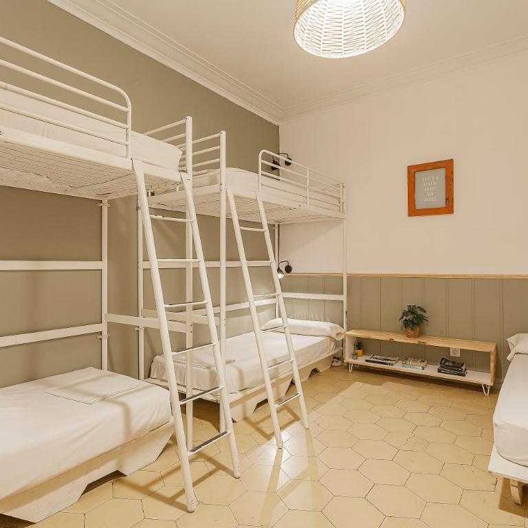 Bird House - Quintuple Room with Shared Bathroom - 8