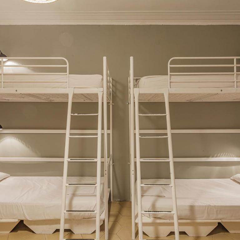Bird House - Quintuple Room with Shared Bathroom - 11