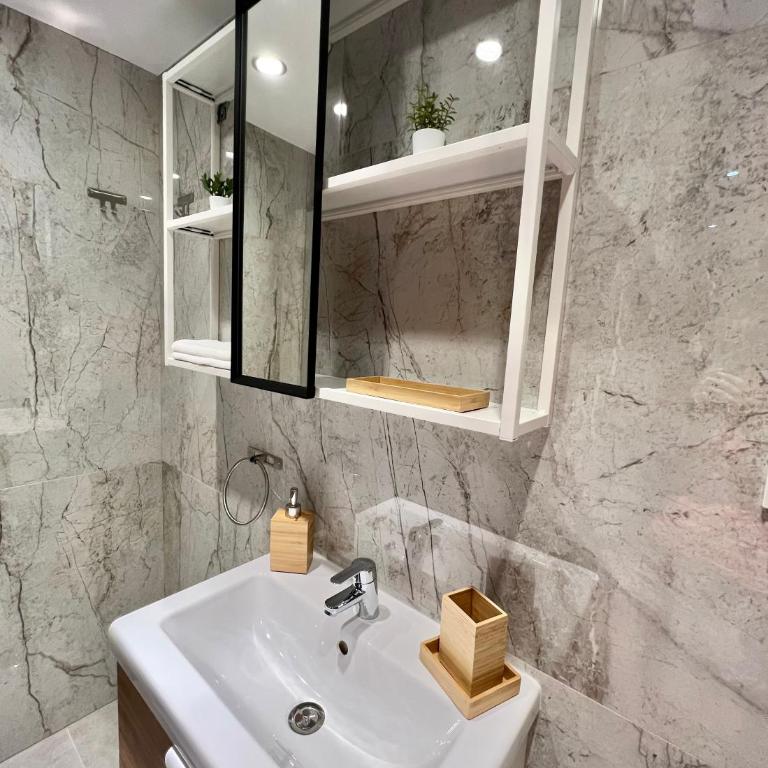 Apartamentos Prestige Málaga - Suite I - Estudio con cama doble - 16