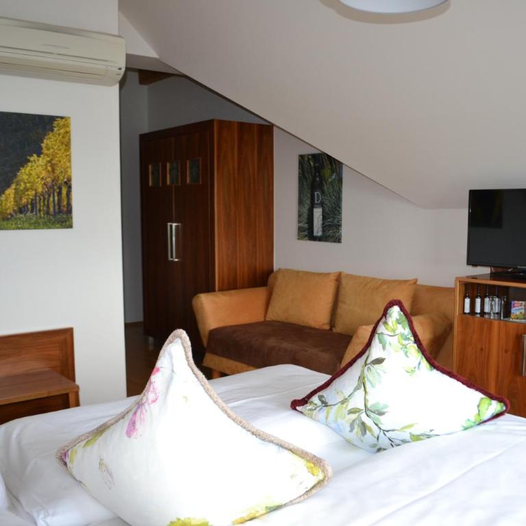 Hotel Villa Rosa - Doppelzimmer mit Balkon und Ausblick - 4