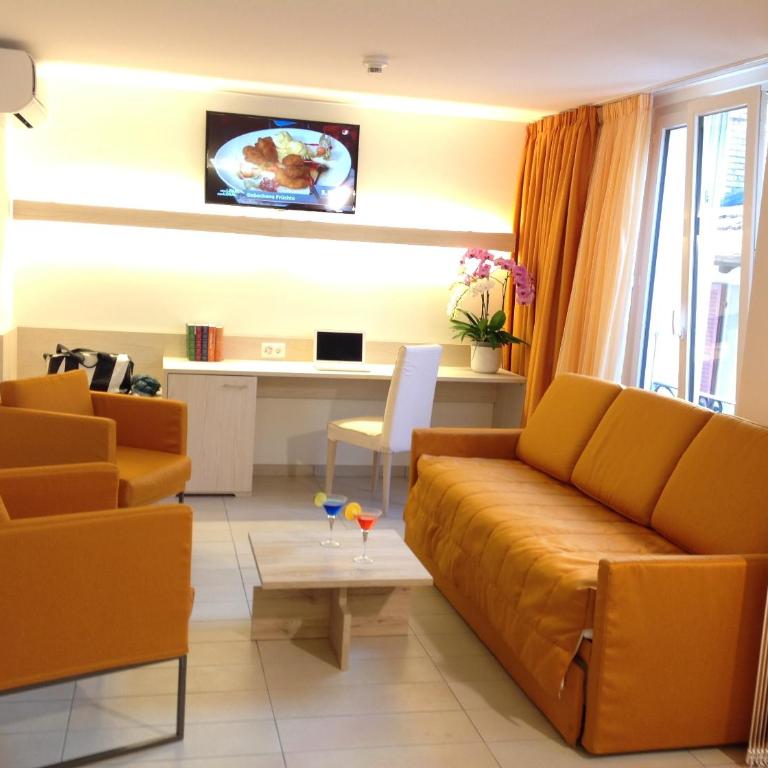 Hotel Tamaro - Camera Familiare con Vista Cortile (2 Adulti + 2 Bambini) - 2