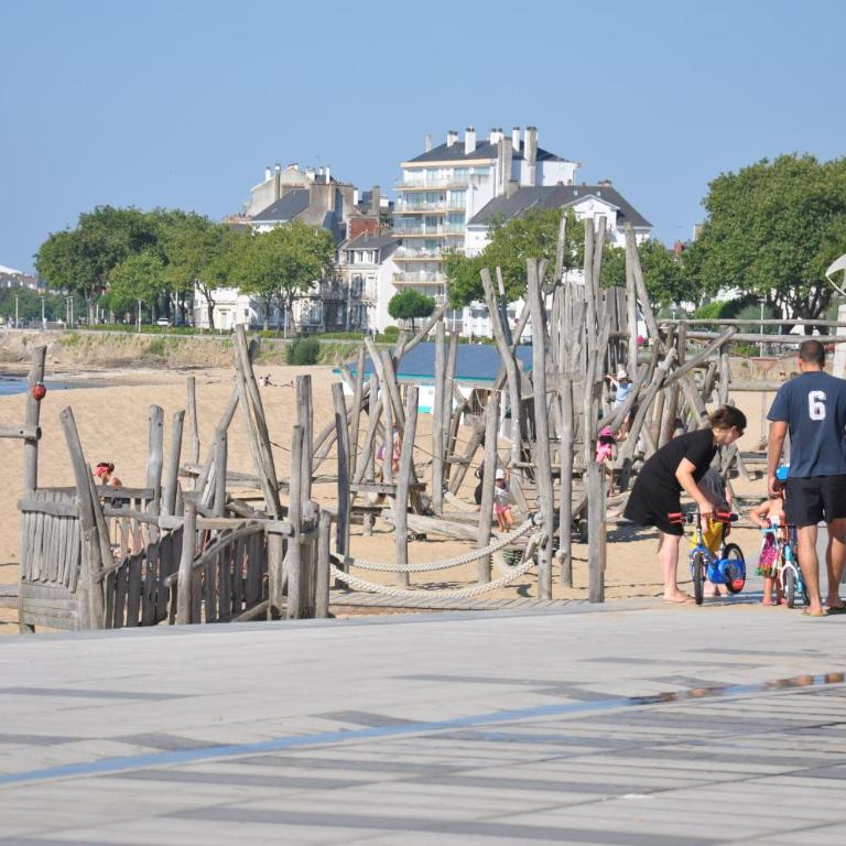 Magnifique appartement T5 avec grande terrasse, à 400m de la plage - Appartement - 31