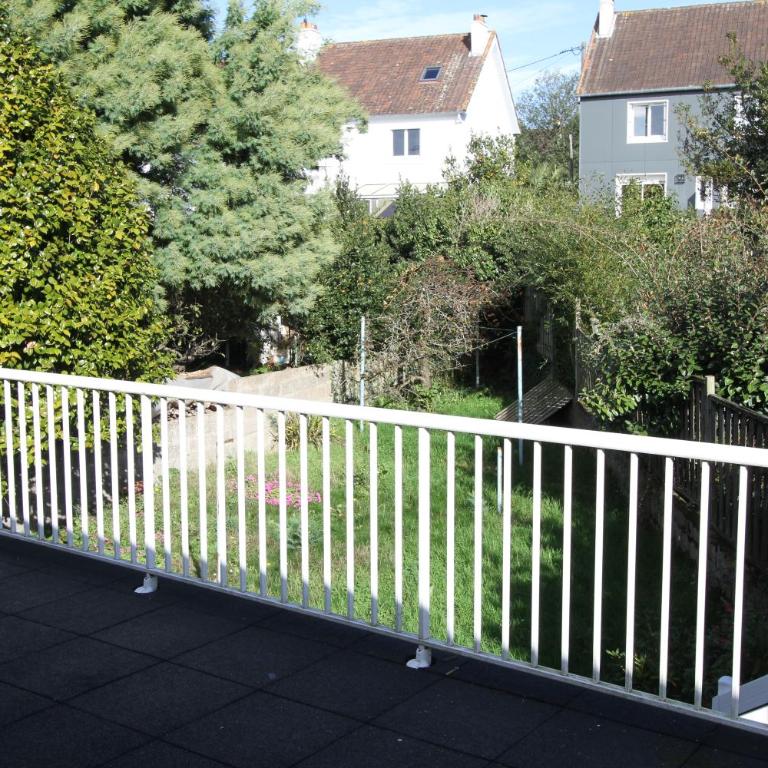 Magnifique appartement T5 avec grande terrasse, à 400m de la plage - Appartement - 38