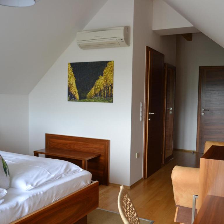 Hotel Villa Rosa - Doppelzimmer mit Balkon und Ausblick - 6