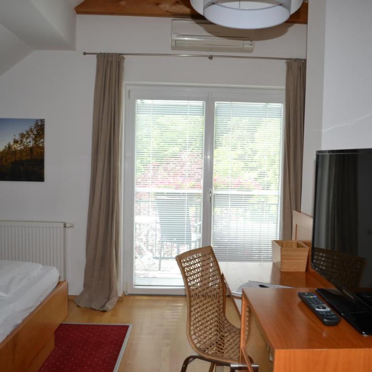 Hotel Villa Rosa - Doppelzimmer mit Balkon und Ausblick - 7