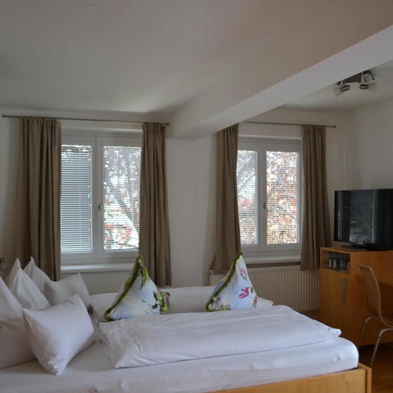Hotel Villa Rosa - Doppelzimmer mit Balkon und Ausblick - 8
