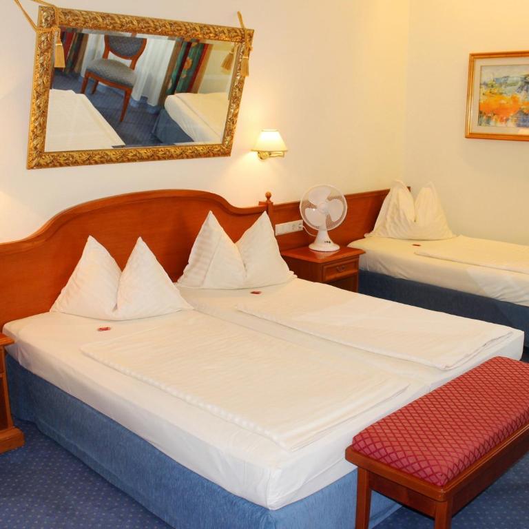 Altstadt Hotel Mosser Villach mit Parkplatz - Dreibettzimmer - 1