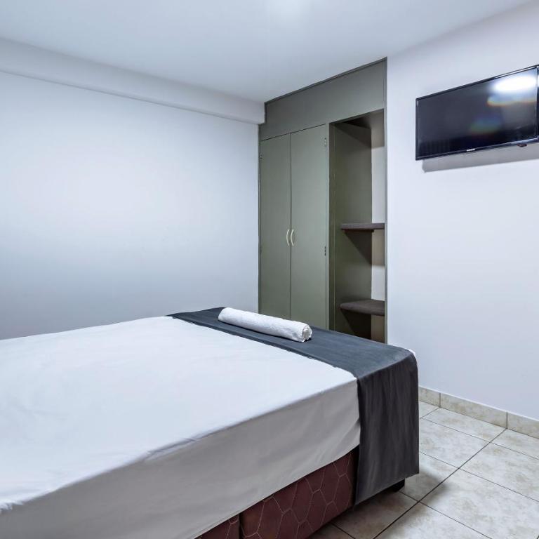 Hotel Taurus - Standard Room - 7