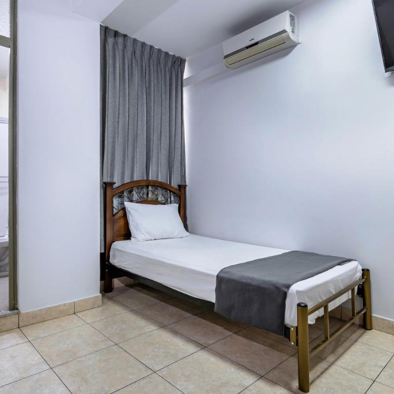 Hotel Taurus - Standard Room - 10