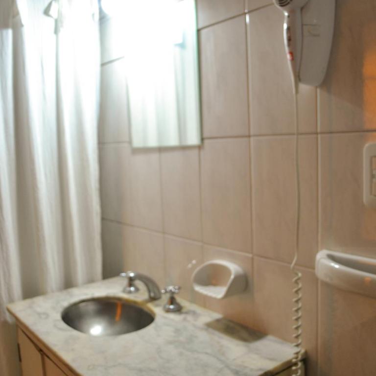 Hostel Ruta76 - Habitación Cuádruple con baño privado - 7