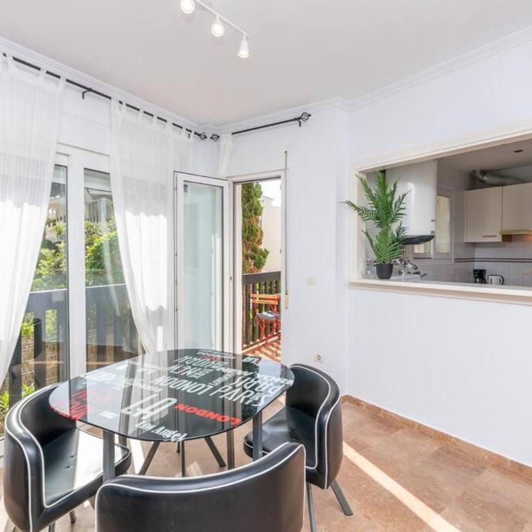 Beachfront sea view in cozy 1BR with pool and garage - Apartamento de 1 dormitorio - 12