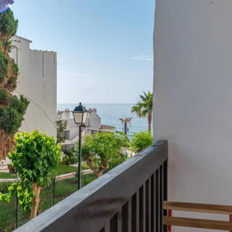 Beachfront sea view in cozy 1BR with pool and garage - Apartamento de 1 dormitorio - 14