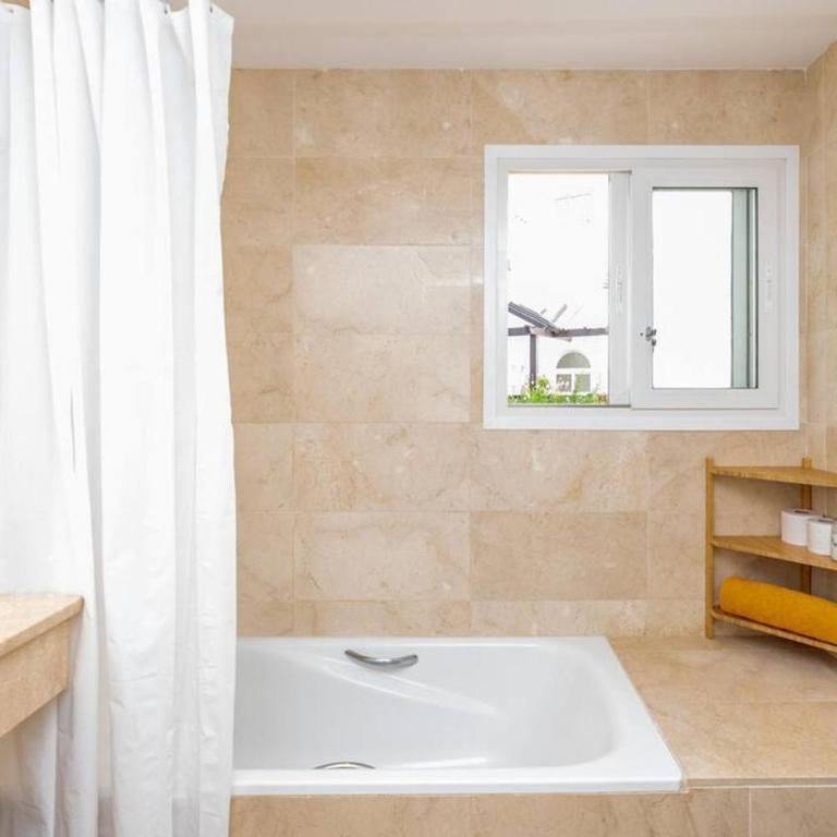 Beachfront sea view in cozy 1BR with pool and garage - Apartamento de 1 dormitorio - 33