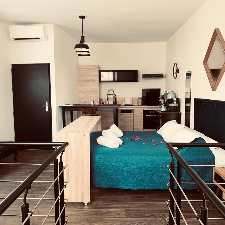 Mieuxqualhotel jacuzzi privatif La retro - Appartement 1 Chambre - 9