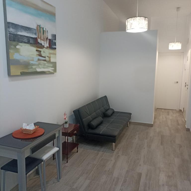 Genius Apartments - One-Bedroom Apartment - 15
