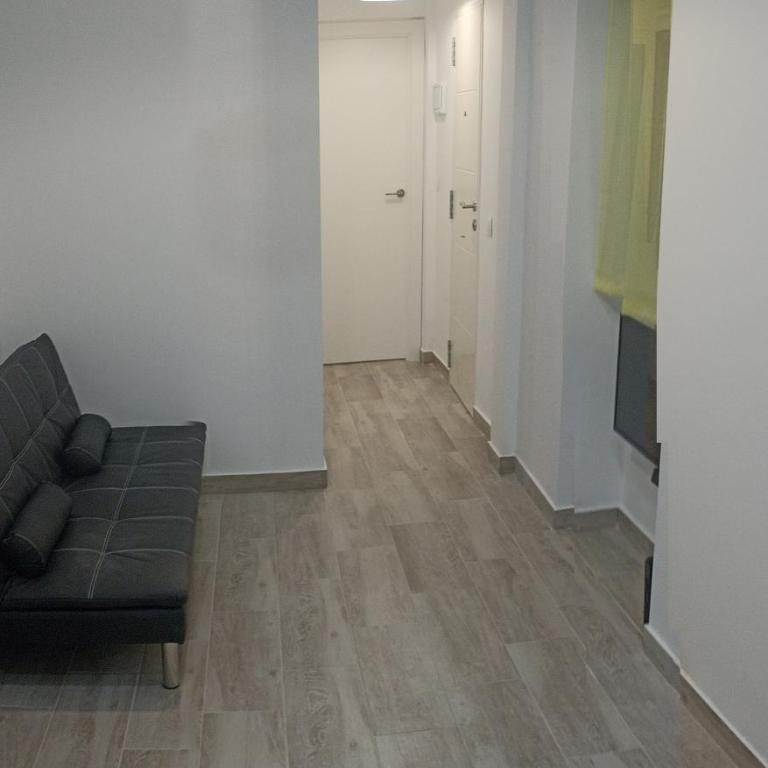Genius Apartments - One-Bedroom Apartment - 17
