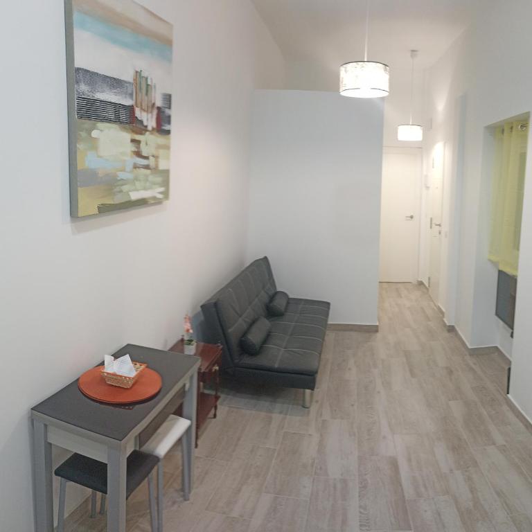 Genius Apartments - One-Bedroom Apartment - 26