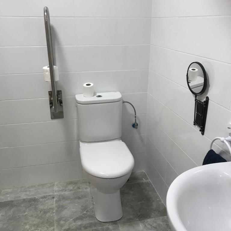 Genius Apartments - One-Bedroom Apartment - 2