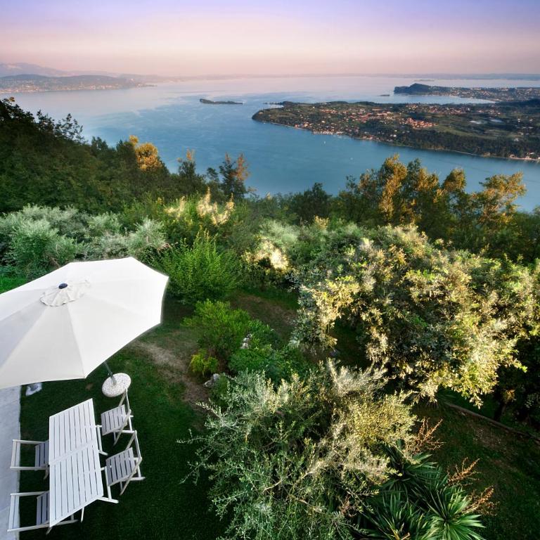 Villa Luna Stunning Modern Villa Shared Infinity Pool, Big garden, Fantastic lake view,AC, - Casa con 4 camere da letto - 25