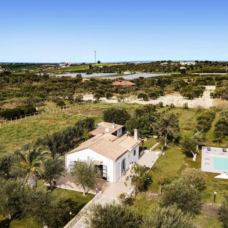 Villa Marzallo by Villa Plus - Villa - 1