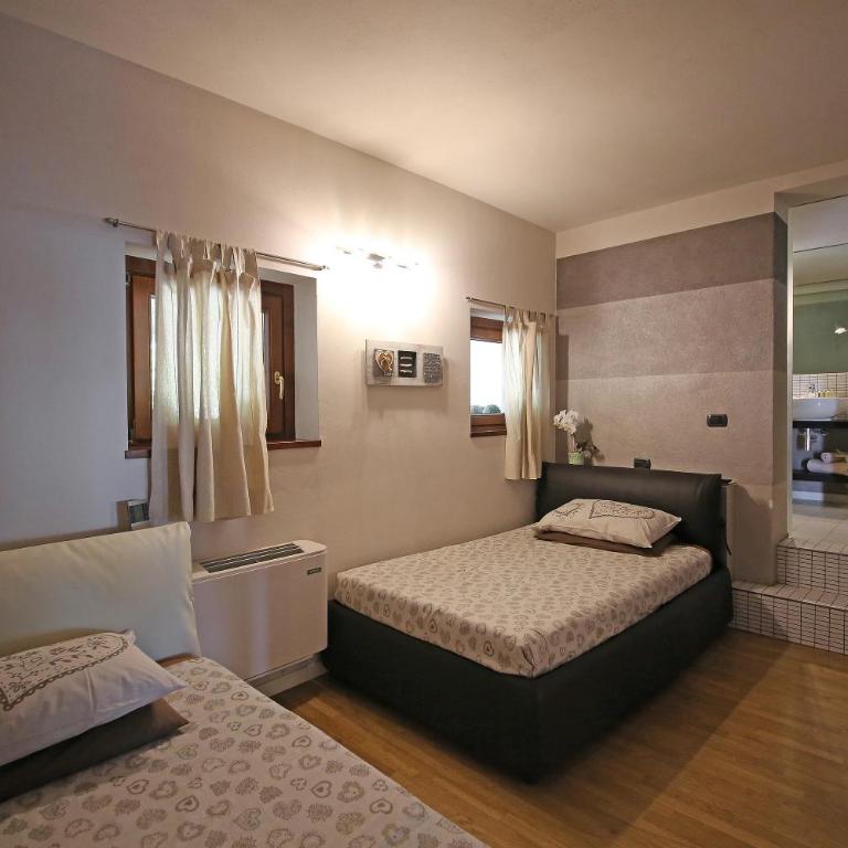 Villa Luna Stunning Modern Villa Shared Infinity Pool, Big garden, Fantastic lake view,AC, - Casa con 4 camere da letto - 50