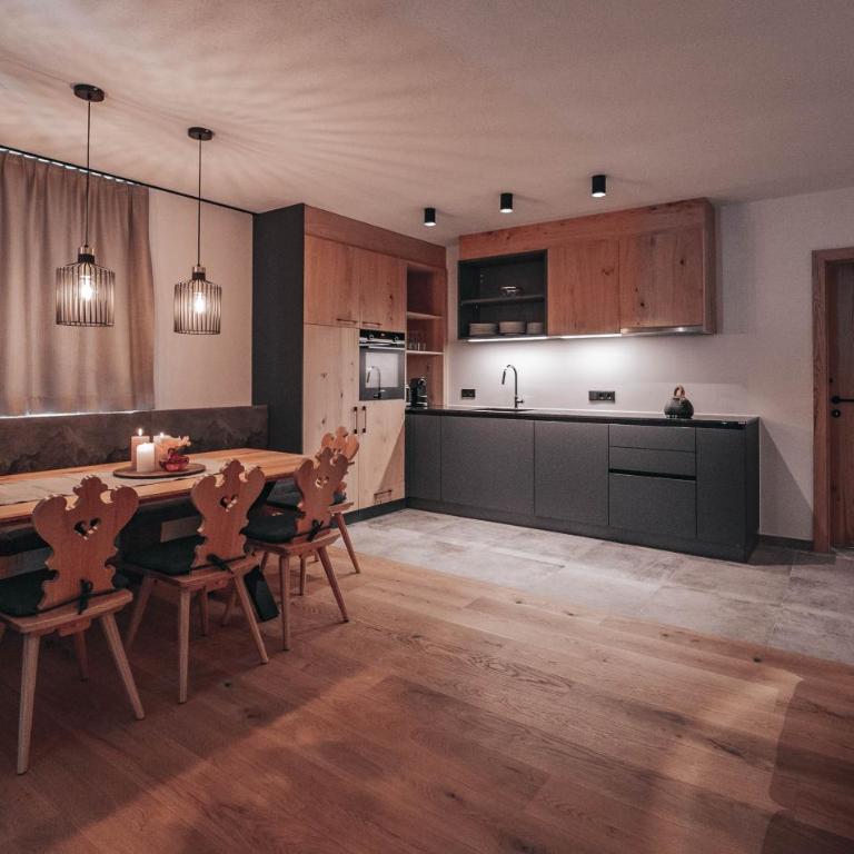 ARLhome - Zuhause am Arlberg - Deluxe Apartment - 1